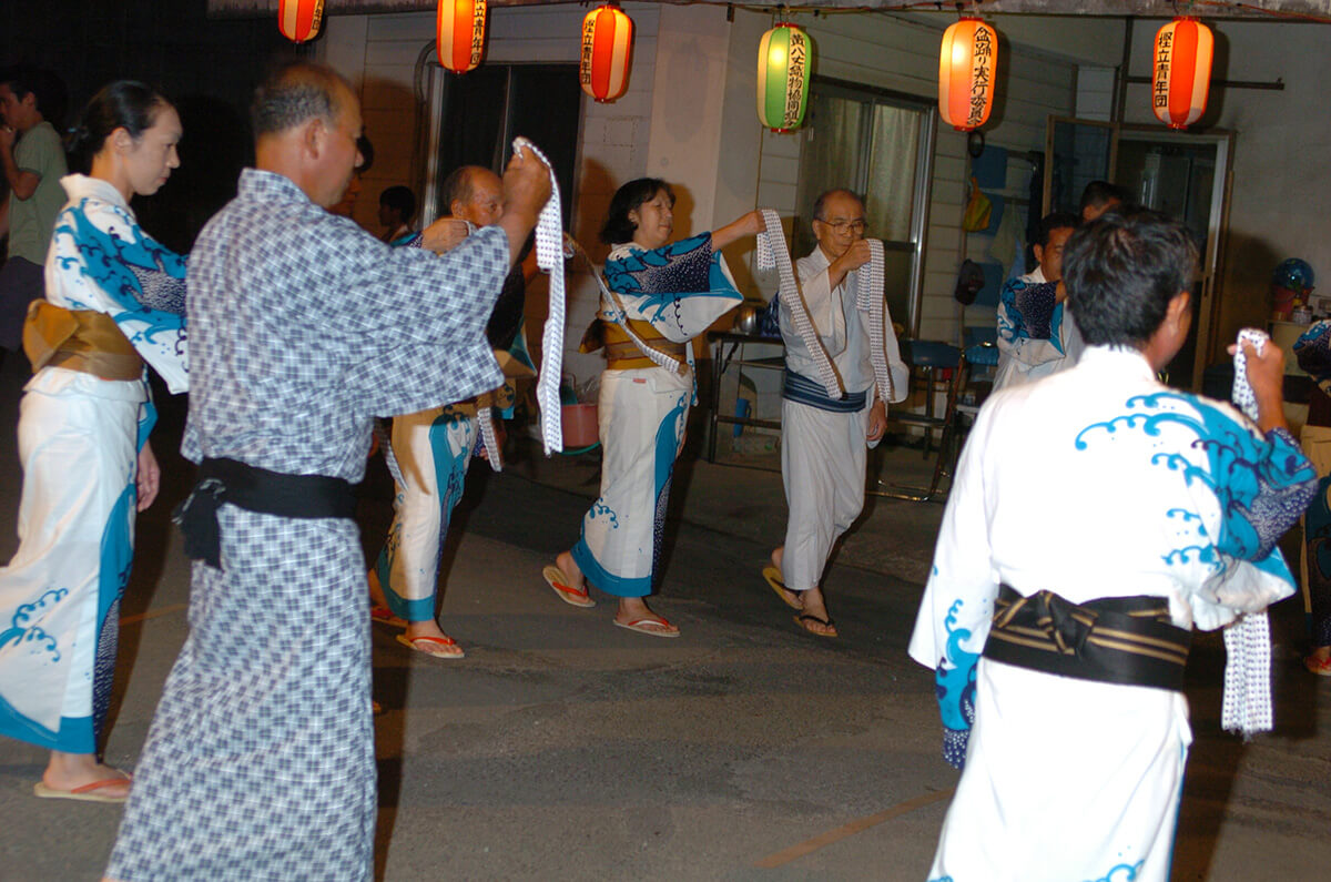 樫立の場踊の写真
