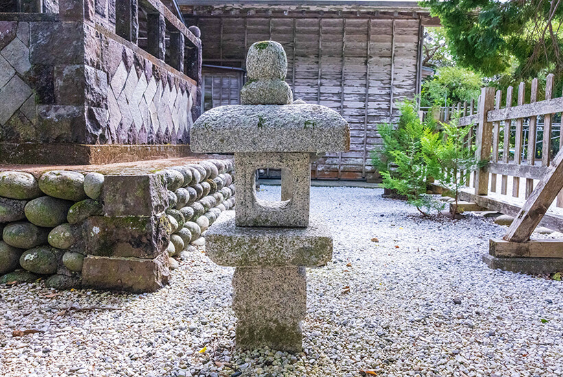 キリシタン灯籠の写真