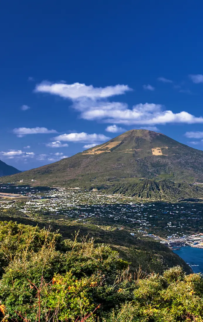 八丈町の海と山